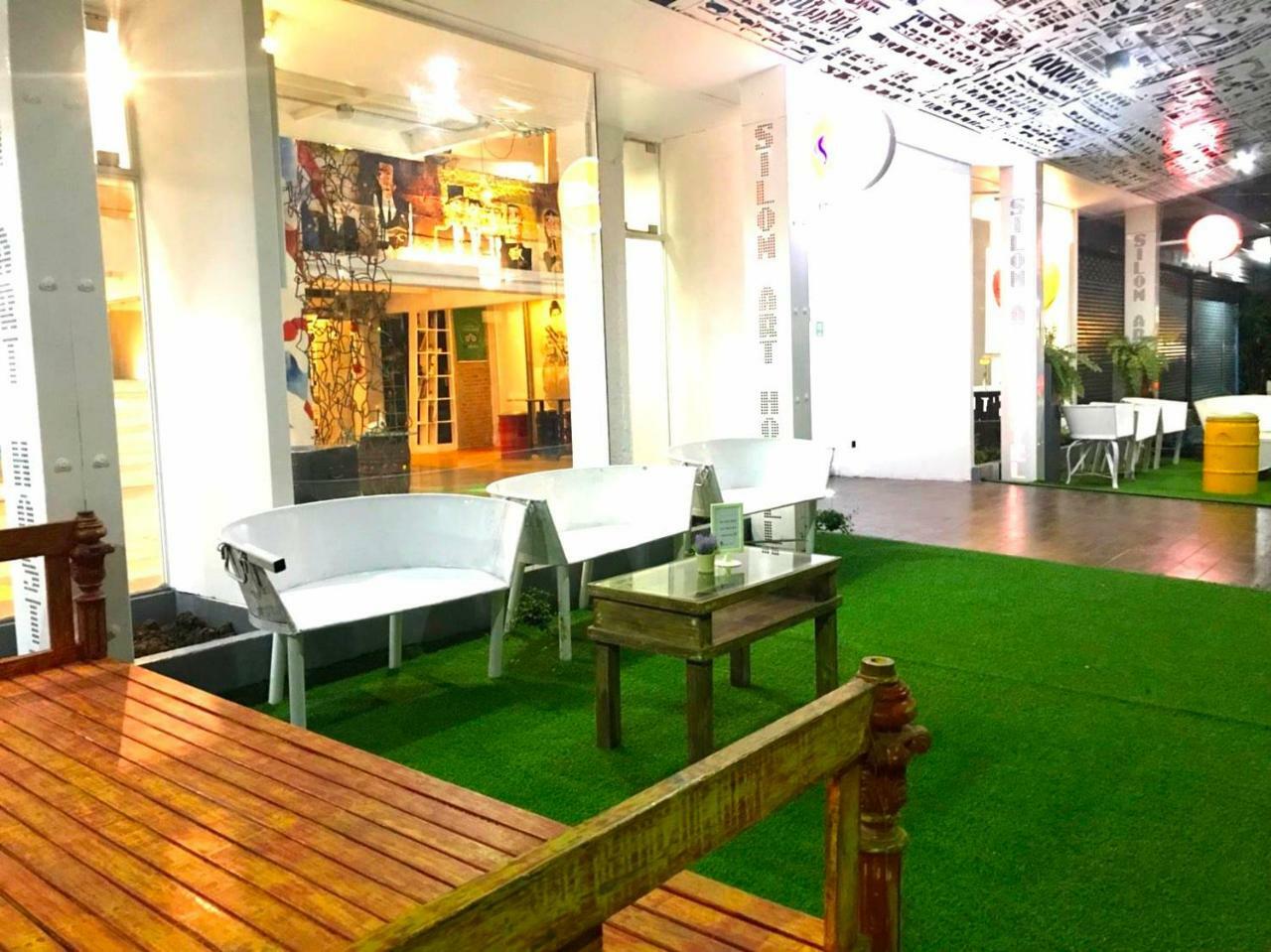 Silom Art Hostel Bangkok Exteriér fotografie