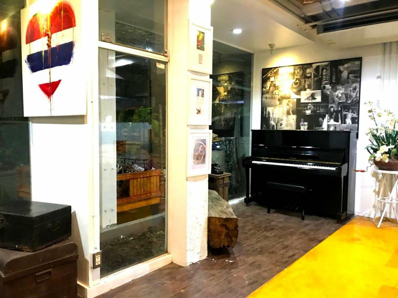 Silom Art Hostel Bangkok Exteriér fotografie